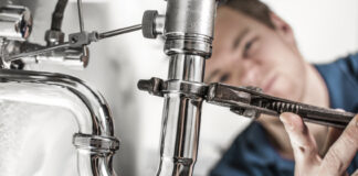 7 Signs You Need To Call a Plumber