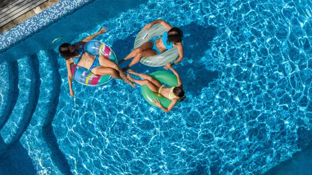What to Look For in a Family Swimming Pool?