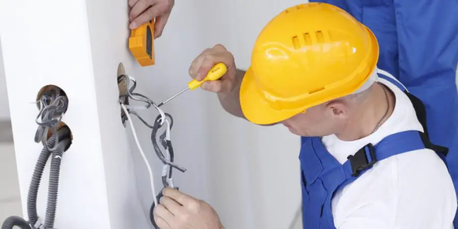 Top Reasons To Hire A Professional Electrician
