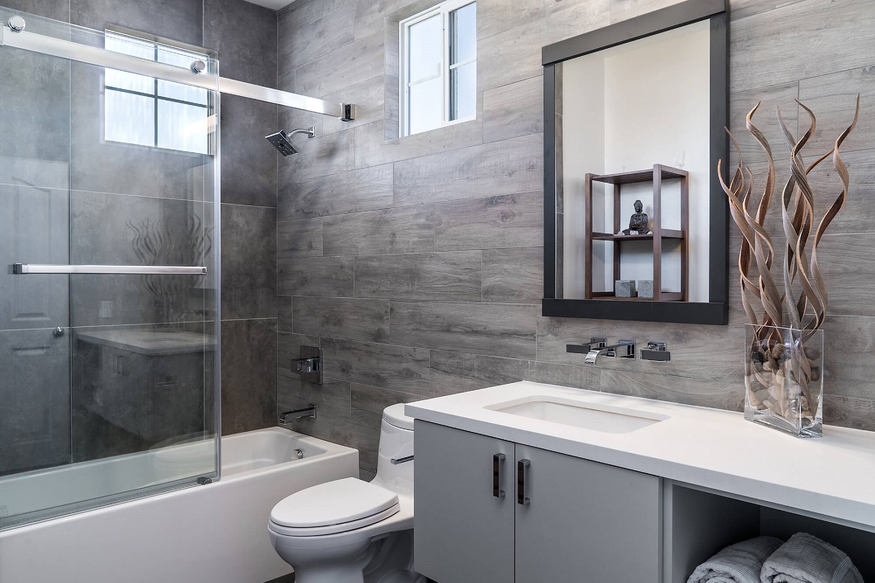 How to Find the Best Bathroom Remodelers: Tips for Selecting a Contractor