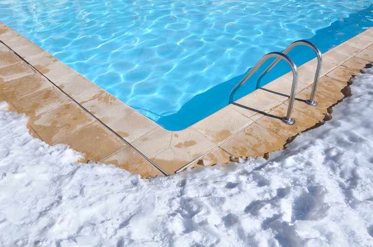 A pool with snow on the ground can still be closed properly using these steps.