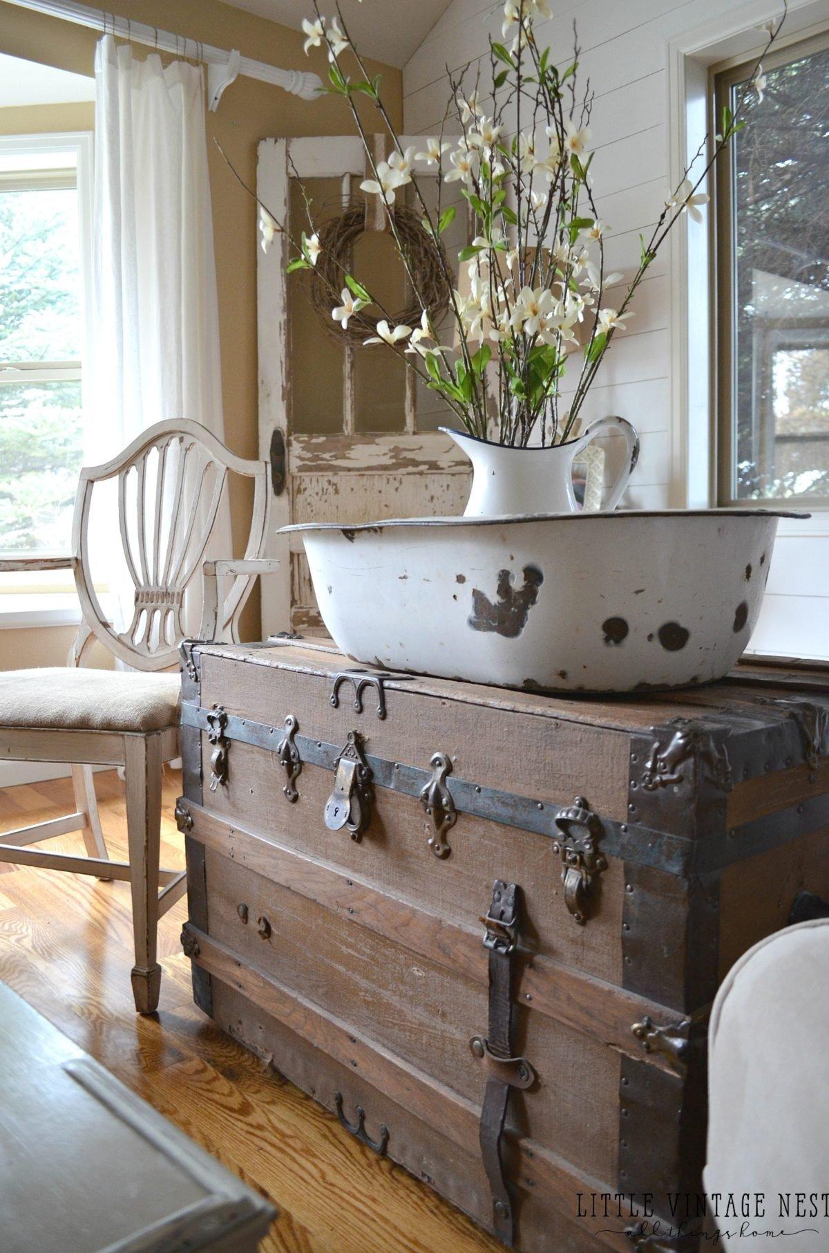 Balancing Aesthetics: Creating Harmony Between Vintage and Contemporary Elements