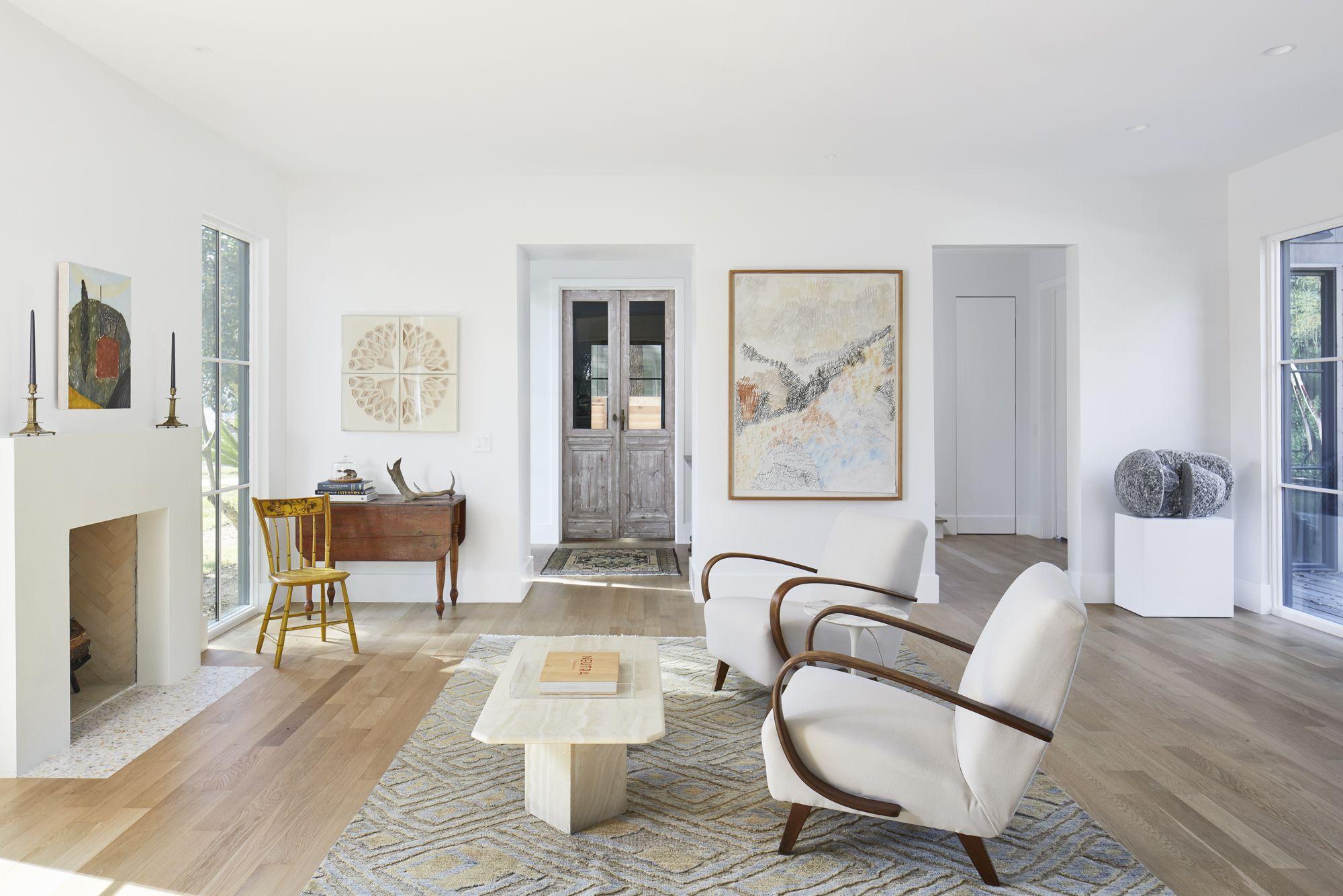 Minimalist decor⁣ hacks that feel warm, not cold