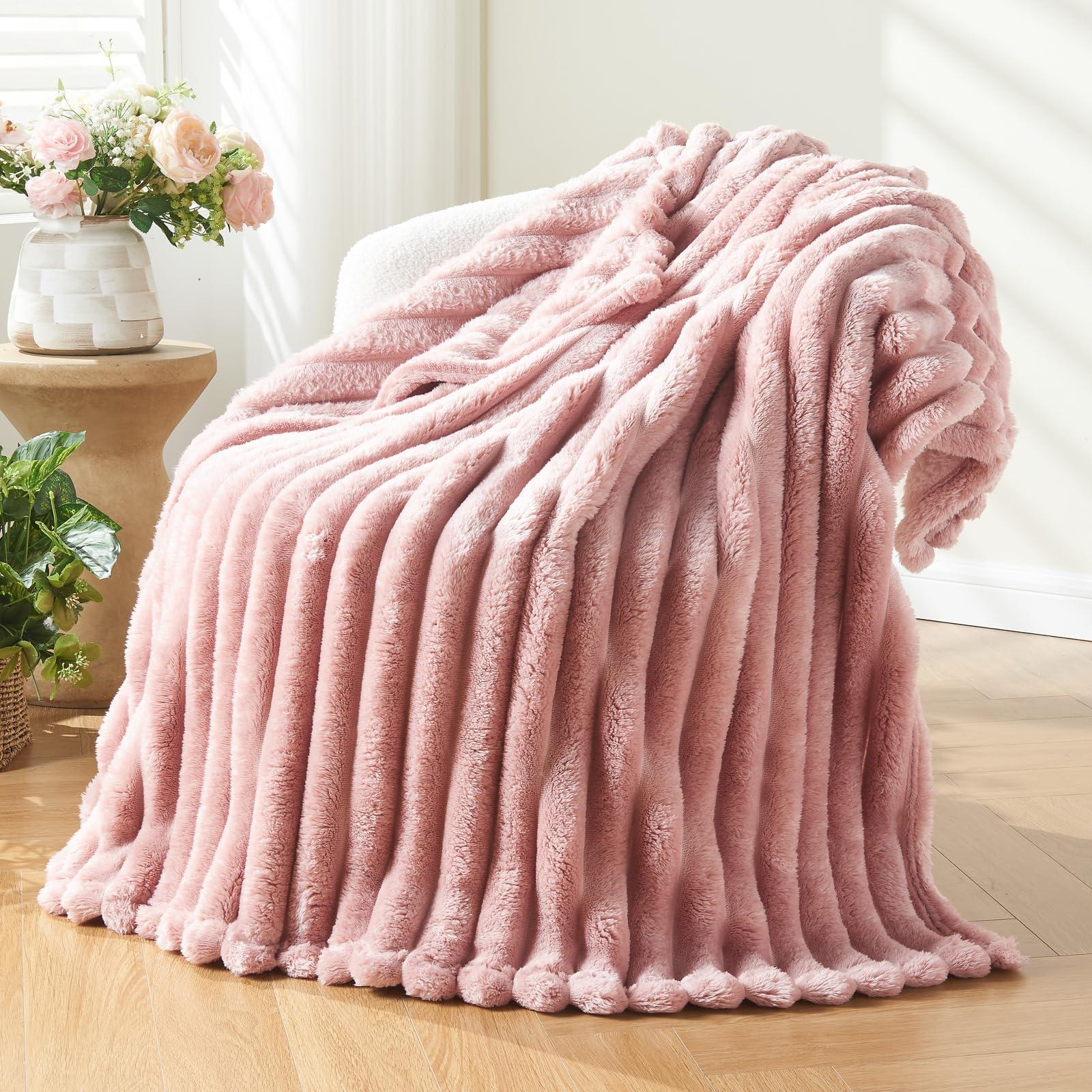 How to create a luxurious feel with just​ throw blankets