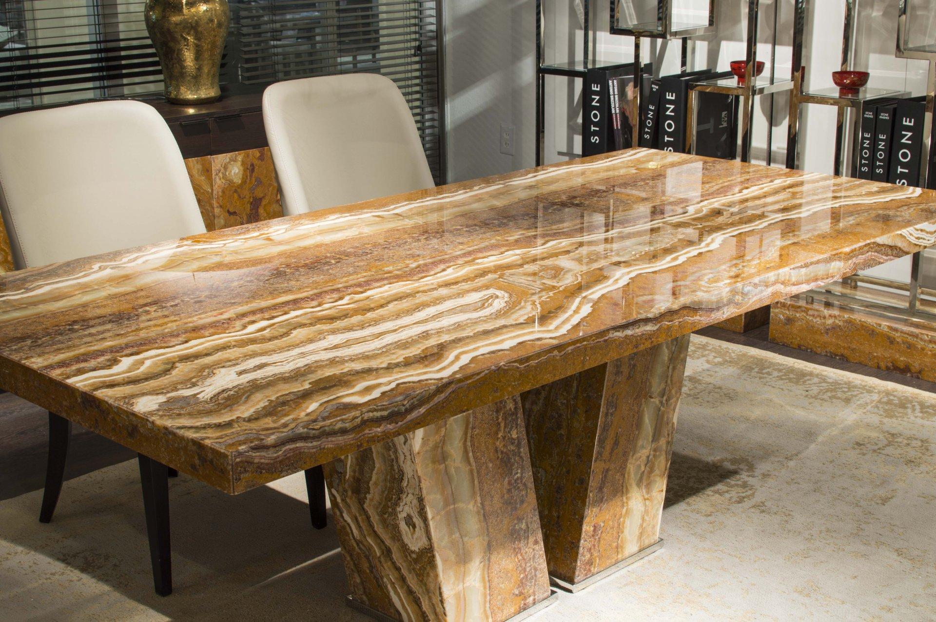Why ⁣natural stone tables are replacing wood ones