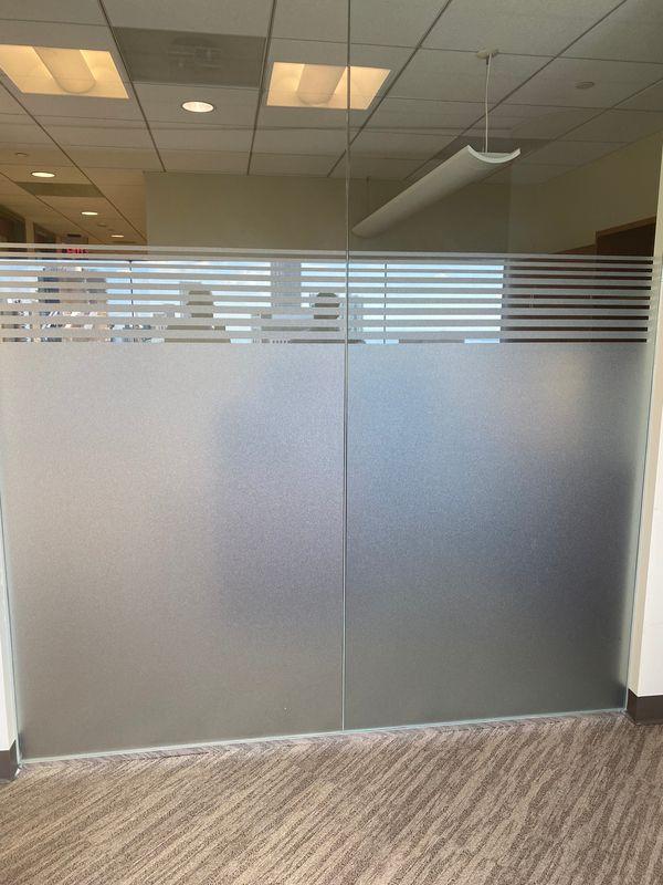 Make Light Work: Using ⁢Frosted Glass to Balance Brightness and Privacy