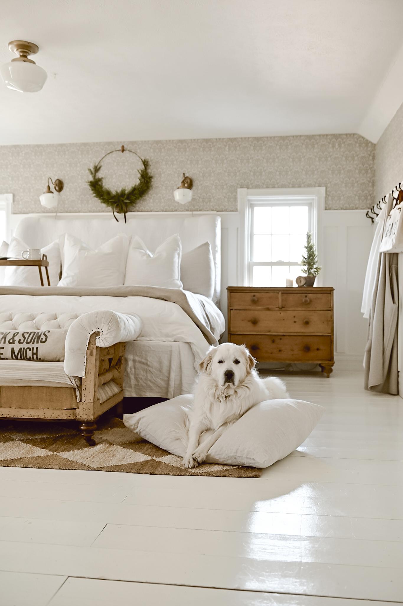 What to ⁣hang above your⁤ bed‍ (besides a headboard)